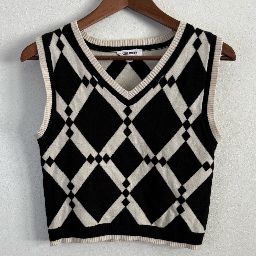 Steve Madden Black Cream Argyle Cropped Sweater Vest Size M